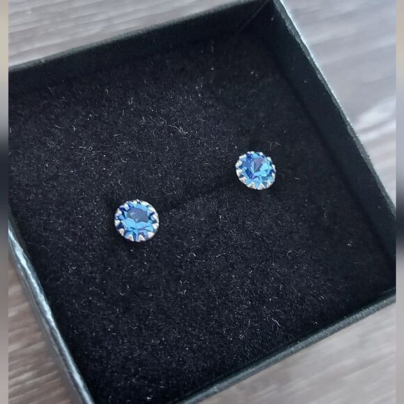 Platinum Plated 925 Silver  September Birthstone CZ Stud Earrings - Picture 2 of 8